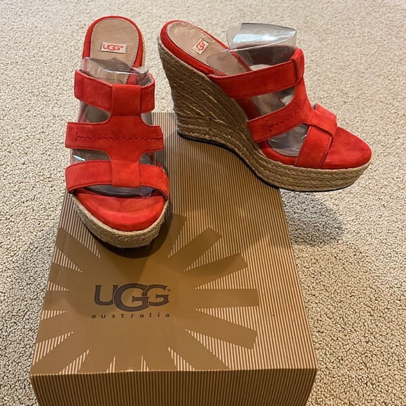 UGG Tawnie 1000404 W Koi shoe worn 1 time. Size 6. - Picture 2 of 8